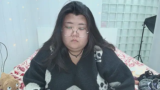 Chat XXX en directo de Nadine_asian