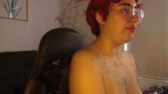 Miacatsito3 élő XXX-chatje