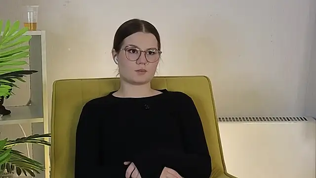 ThedaAlvarran Webcam show