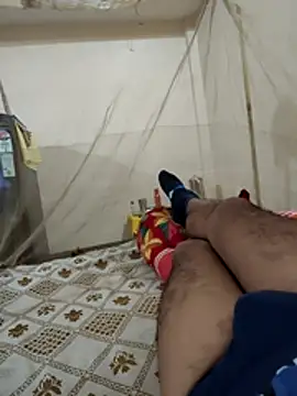 PIG_FUCKER_DADDY 即時 XXX 聊天