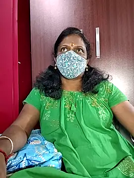 Show modela umashreetamil na web-kameri