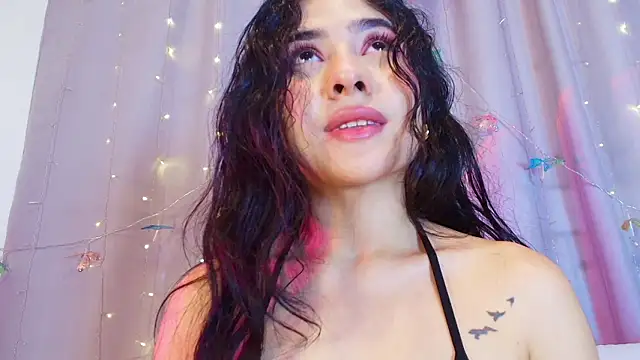 Chatroom XXX en direct de adara_johnson__