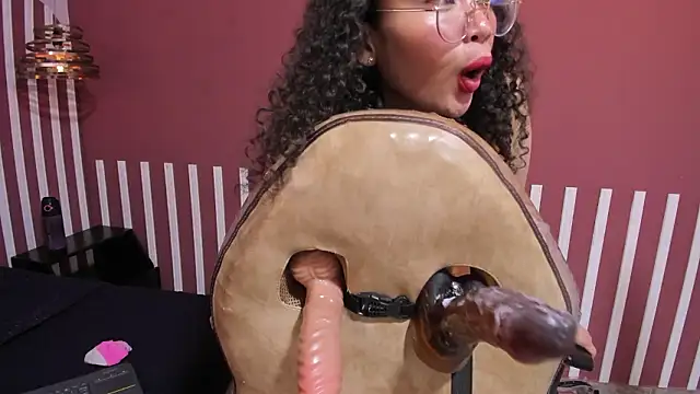 Chatroom XXX en direct de SweetStarr_