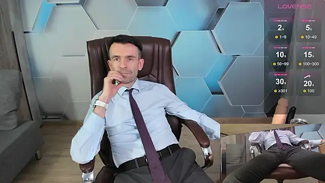 دردشة SteveTiger الجنسية المباشرة