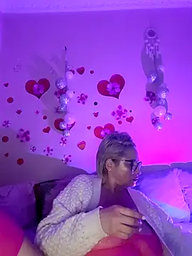 BellaBellaHotのライブXXXチャット