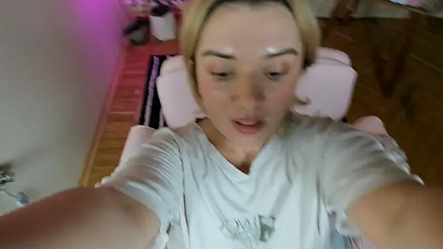 BrightDani's Live XXX Chat