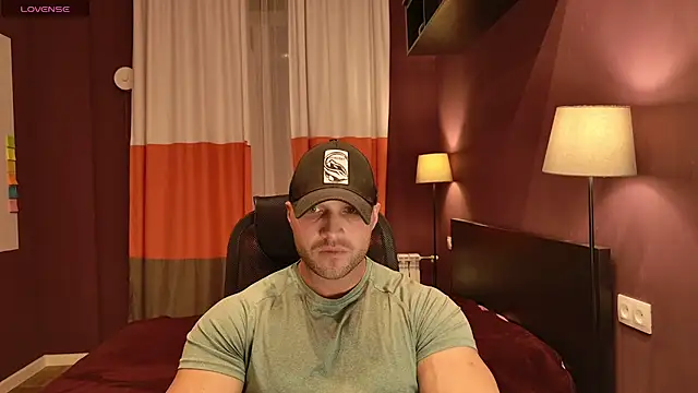 RikAdlerr Chat XXX live