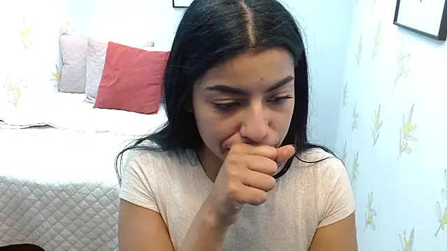 Laia_white Chat XXX live