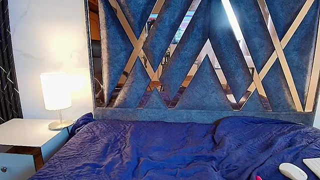 EsmeraldaChantre: онлайн-секс-чат