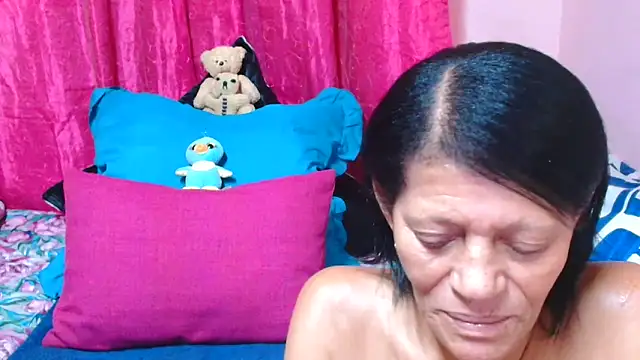 دردشة SLUTTYROXY الجنسية المباشرة