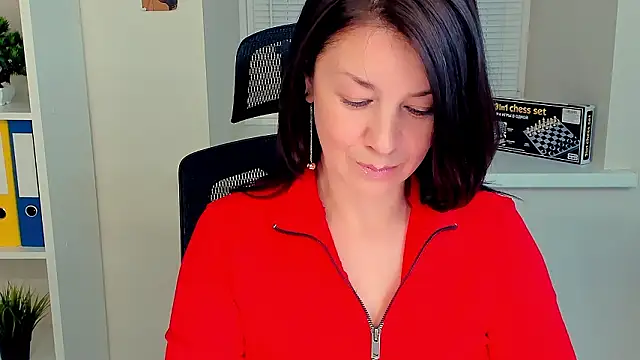 AnaMills Adlı Modelin Canlı XXX Sohbeti