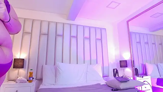 aandreaperez élő XXX-chatje