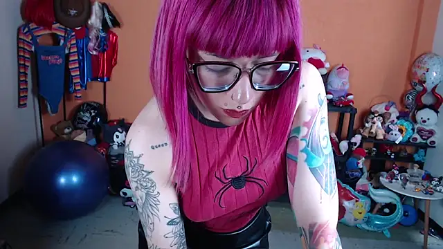 Chat +18 de MissMiia2 ao vivo