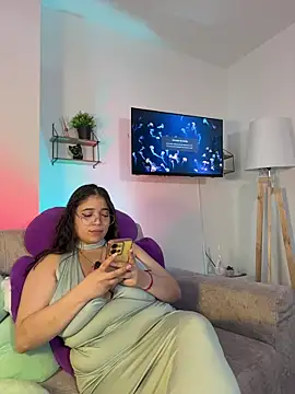 tati_reyessのライブXXXチャット