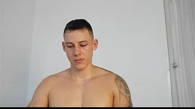 Muscle_King_CumのライブXXXチャット