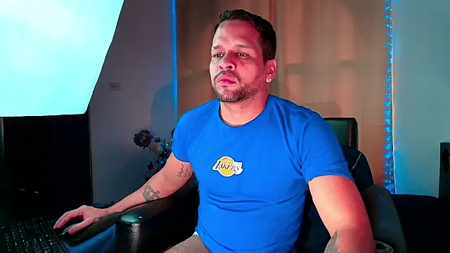 Živý XXX chat LucasGaeel