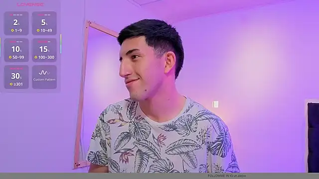 Un_SluttyyのライブXXXチャット