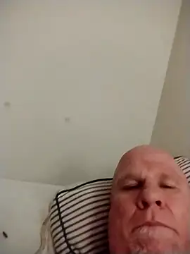 Reddog833のライブXXXチャット