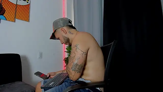 rayder_TGのライブXXXチャット