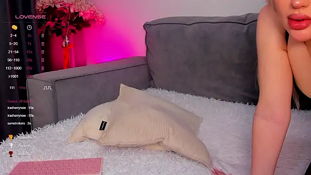 ElissluvvのライブXXXチャット