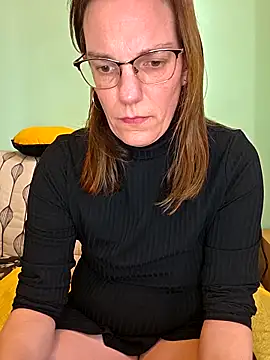 SpiceLea Adlı Modelin Canlı XXX Sohbeti