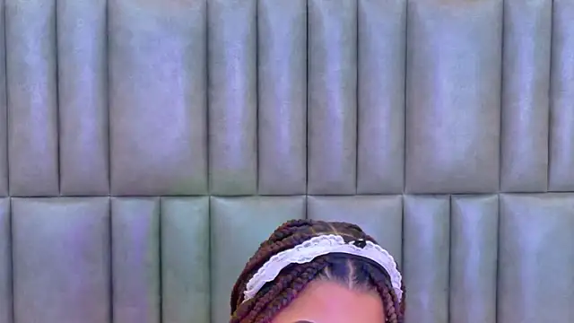 TiaraRosse Adlı Modelin Canlı XXX Sohbeti