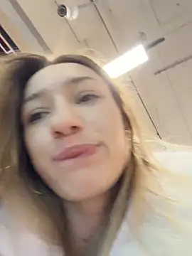 Lia__Love élő XXX-chatje