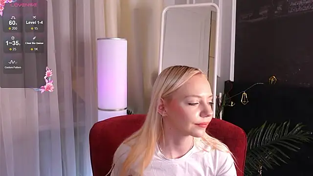 NyxBlonde's Live XXX Chat