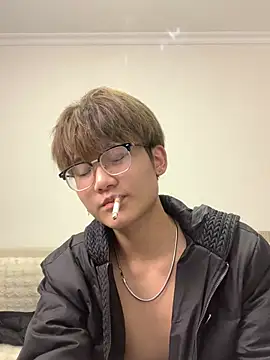 KK-cuteboy's Live XXX Chat