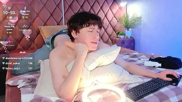 แชท XXX สดของ _YummyTony_