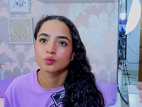 Emma_Thompssonn's Live XXX Chat