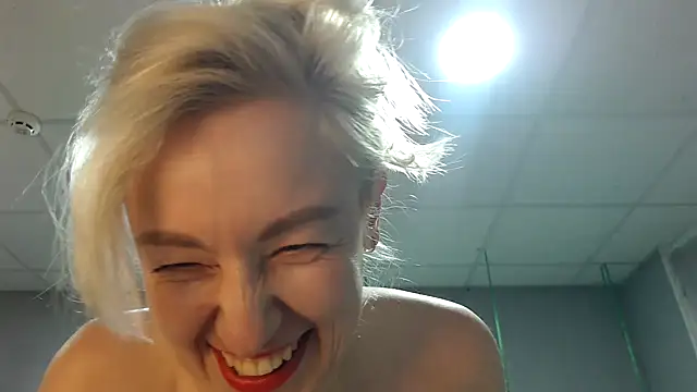 Sunny_blond's Live XXX Chat