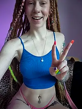 LucidLucy live XXX chat