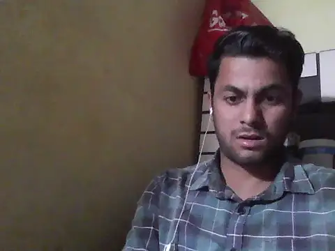 Stubborndesiboy: διαδικτυακό σόου στην κάμερα