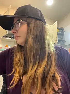 DienkaGreen Chat XXX in diretta