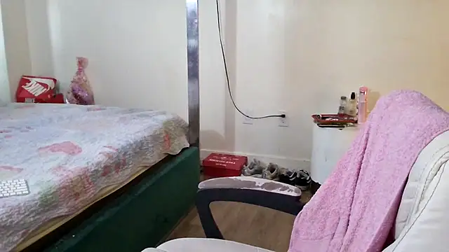 mzpretty444 live XXX chat