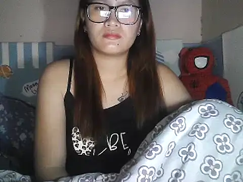 leamorena: онлайн-секс-чат