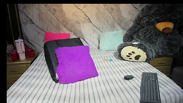 Niyirey1 Live XXX-chat