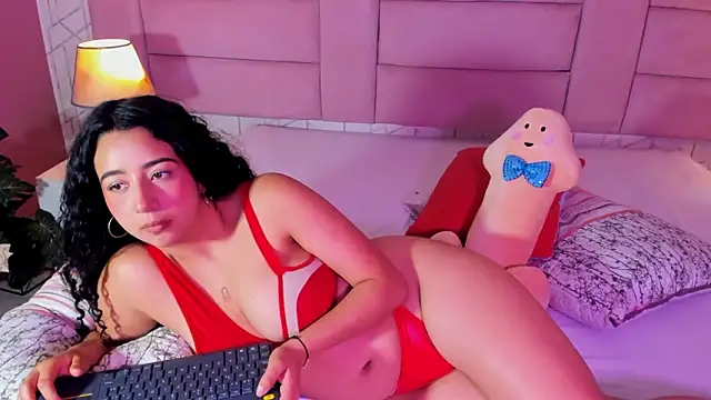 BellaSwwan élő XXX-chatje