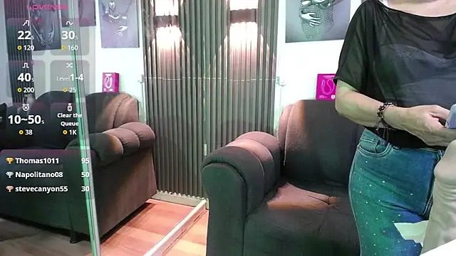 chloe__Jones_ élő XXX-chatje