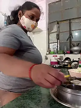 CUTE-LOVE-SWEETS Show in webcam