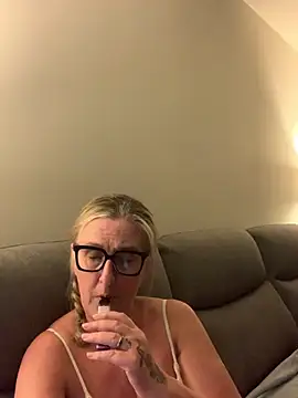 Chatroom XXX en direct de Mrsmoggy