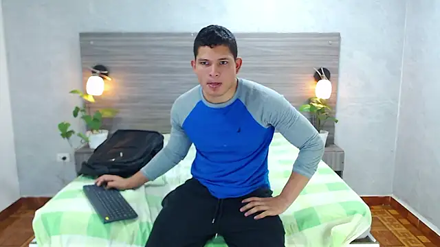 Loony_Zion Adlı Modelin Canlı XXX Sohbeti