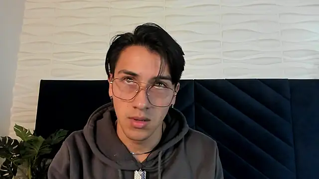 Andy_Joy_ Adlı Modelin Canlı XXX Sohbeti