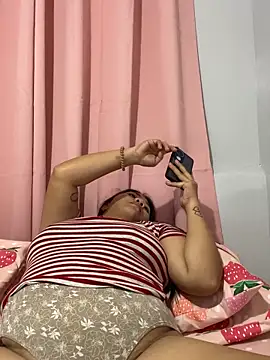 _BellaHotty_ live XXX chat