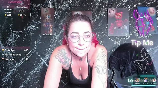 Chatroom XXX en direct de RoxanneStorm_