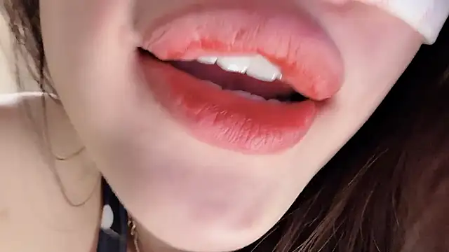 MaiLiiil Live XXX-chat