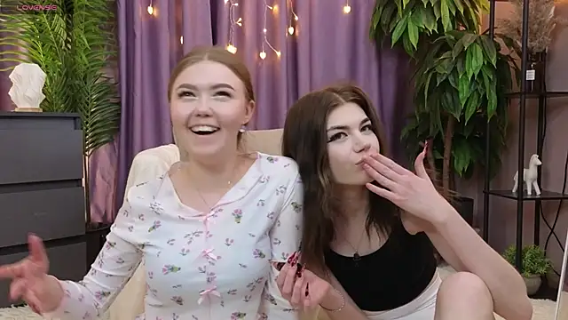 Chatroom XXX en direct de TwixieGuo