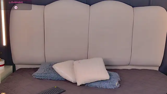 Niicolle_Miller Chat XXX in diretta