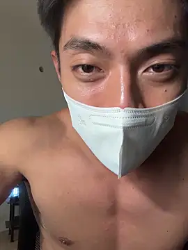 Yooo17 Adlı Modelin Canlı XXX Sohbeti